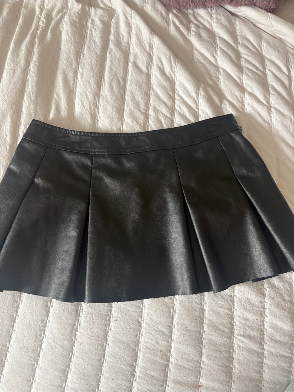 SHEIN Black Faux Leather Pleated Mini Skirt